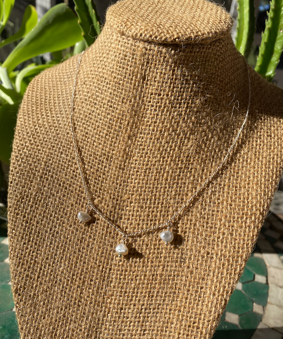 Dainty triple pearl necklace
