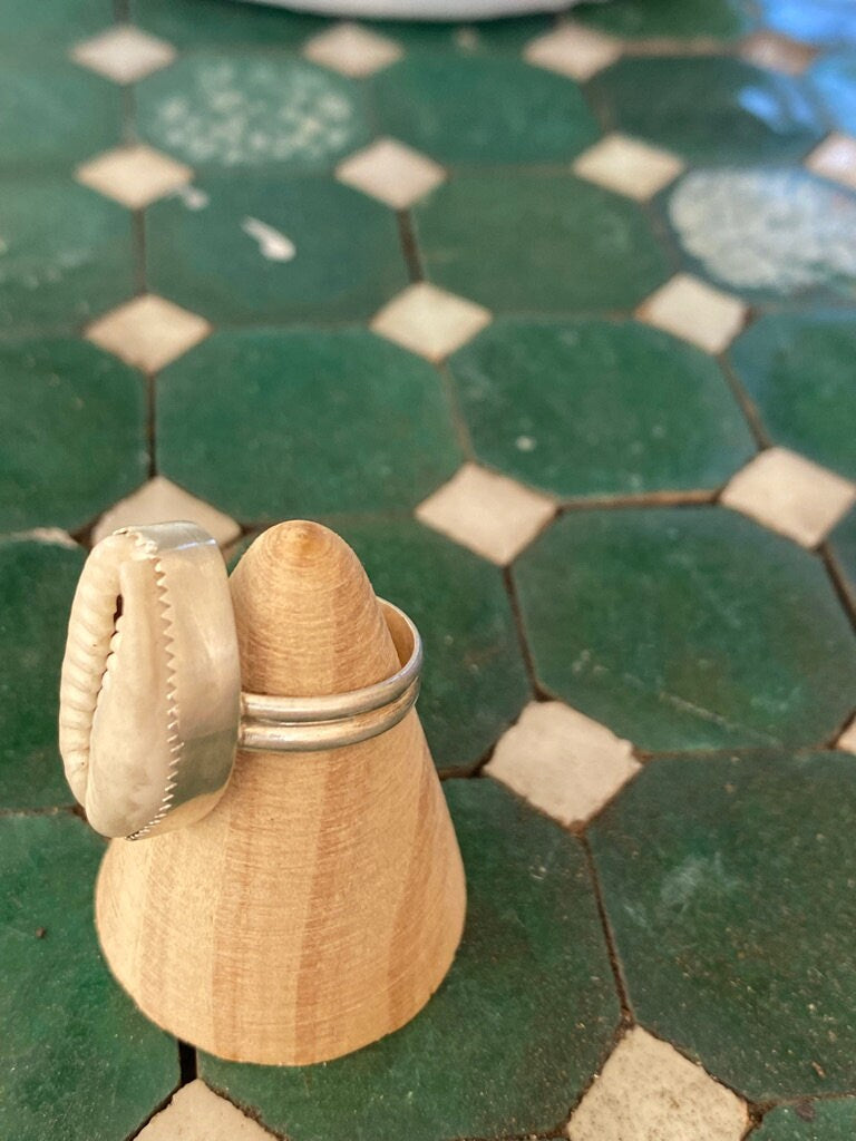 Cowrie Shell Ring -6.75